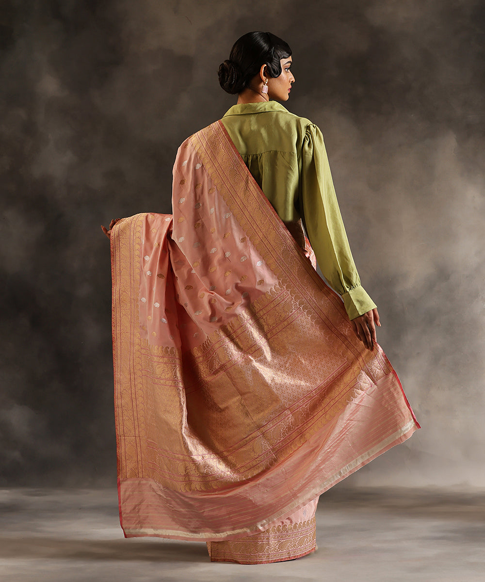 Handloom_Blush_Pink_Pure_Katan_Silk_Banarasi_Saree_With_Pure_Zari_Kadhwa_Booti_WeaverStory_03