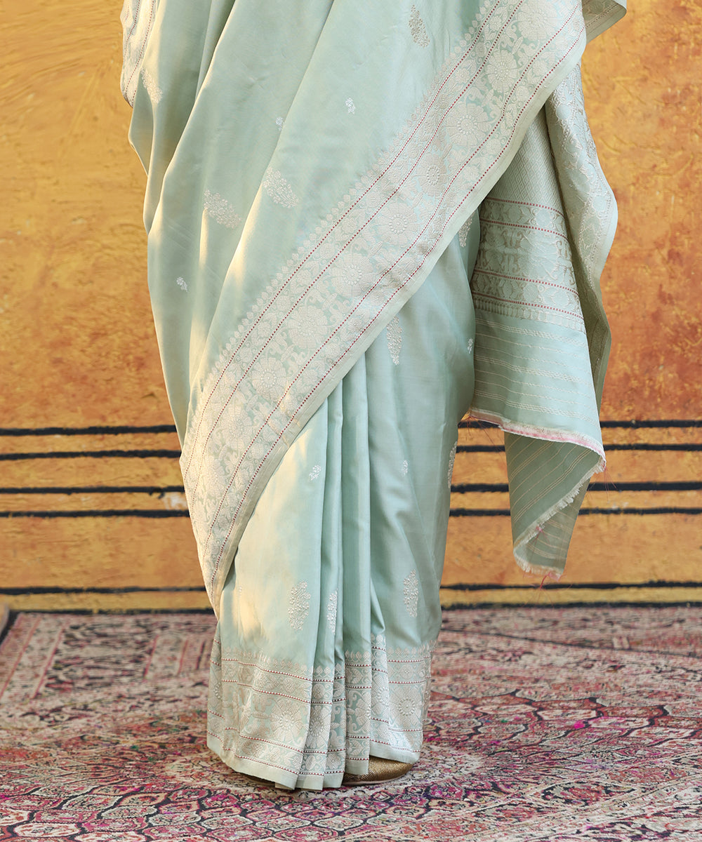 Pistachio_Green_Handloom_Pure_Katan_Silk_Banarasi_Saree_With_Ektara_Kadhwa_Booti_WeaverStory_04