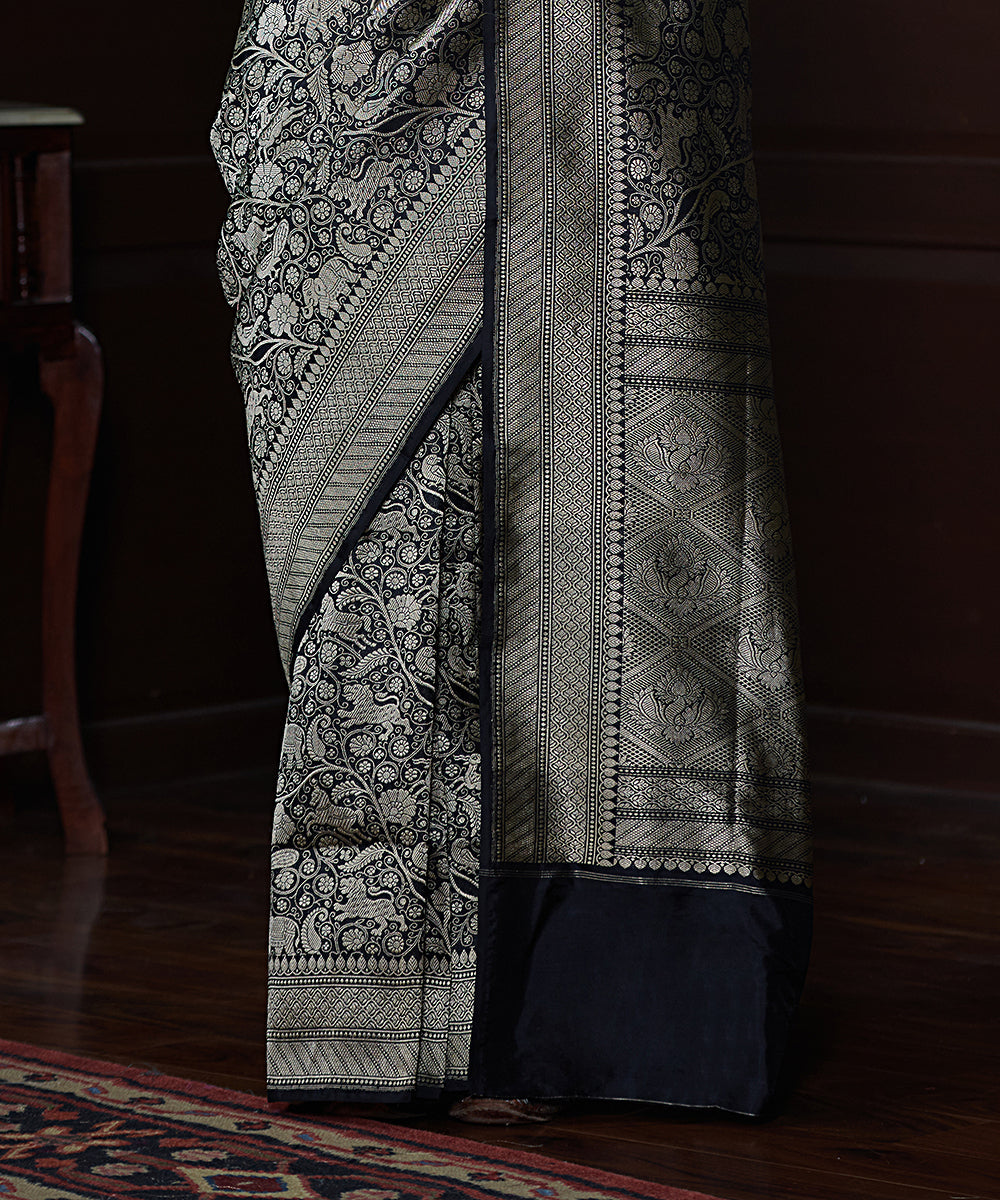 Handloom_Black_Pure_Katan_Silk_Zari_Brocade_Banarasi_Saree_With_Shikargah_Motifs_WeaverStory_04