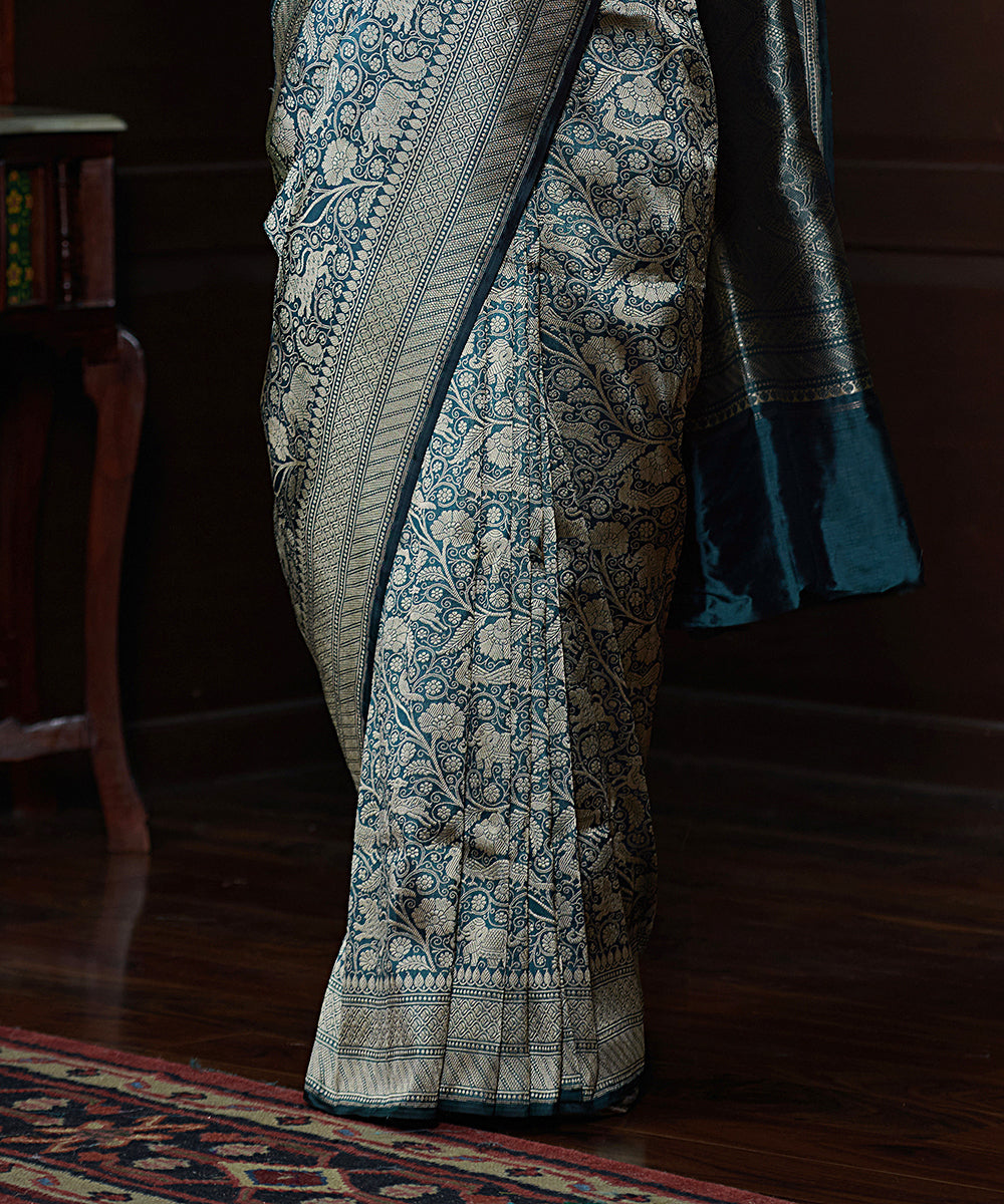 Handloom_Green_And_Black_Dual_Tone_Zari_Brocade_Shikargah_Banarasi_Saree_WeaverStory_04