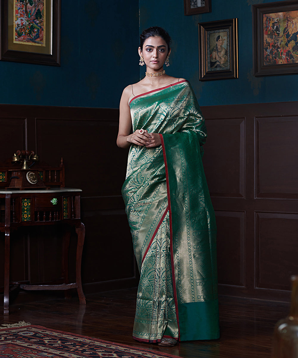 Emerald_Green_Handloom_Pure_Katan_Silk_Brocade_Banarasi_Saree_With_Yellow_Contrast_Blouse_WeaverStory_02