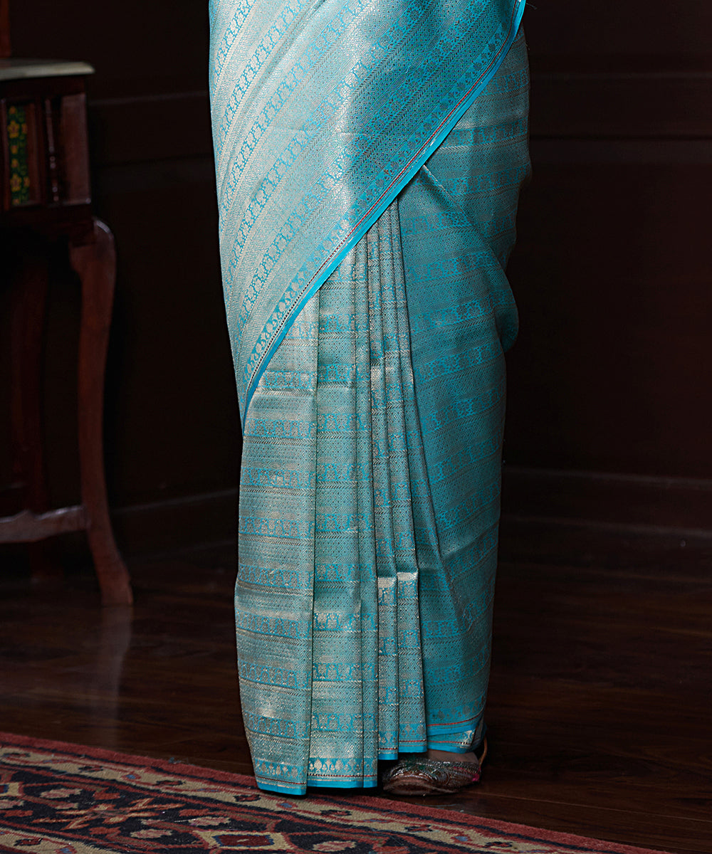 Handloom_Sky_Blue_Pure_Katan_Silk_Banarasi_Brocade_Saree_With_Pink_Blouse_WeaverStory_04