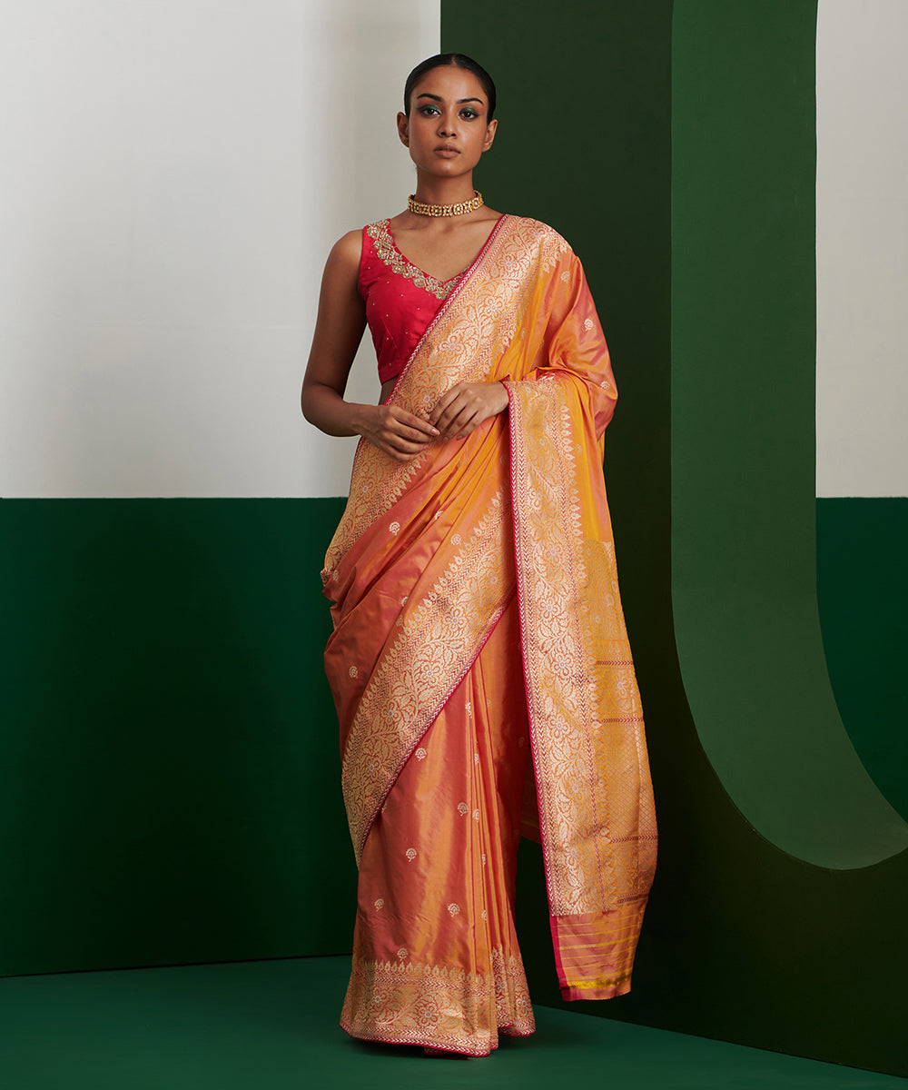 Handloom_Peach_And_Light_Pink_Dual_Tone_Pure_Katan_Silk_Banarasi_Saree_WeaverStory_02