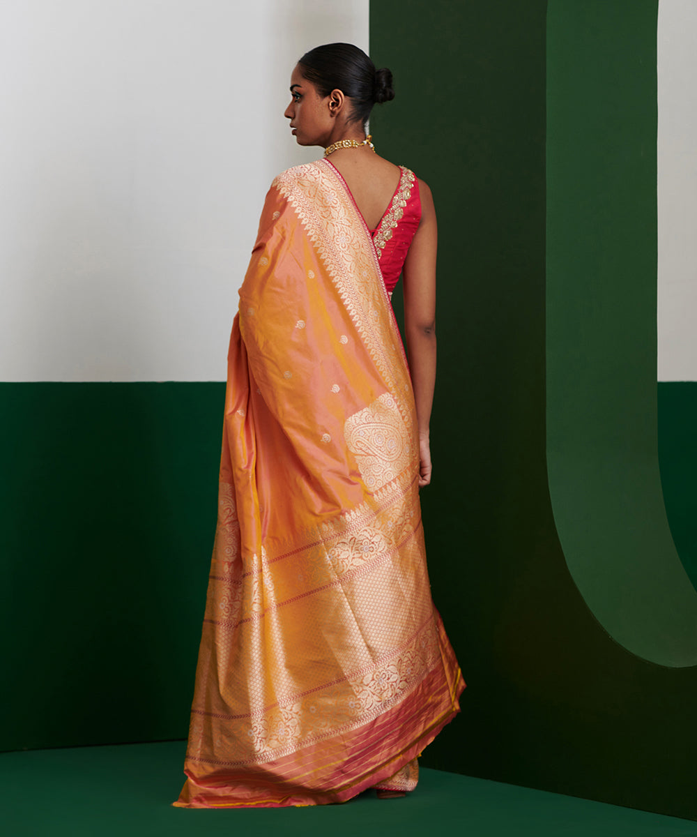 Handloom_Peach_And_Light_Pink_Dual_Tone_Pure_Katan_Silk_Banarasi_Saree_WeaverStory_03