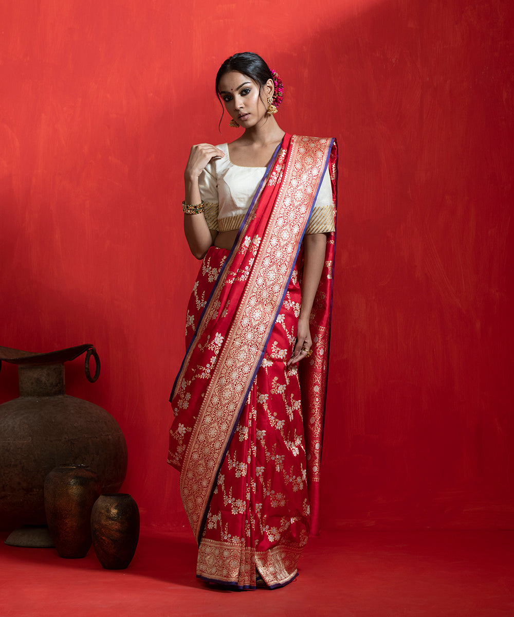 Red_Handloom_Ektarta_Pure_Katan_Silk_Banarasi_Saree_With_Sona_Rupa_Jaal_WeaverStory_02