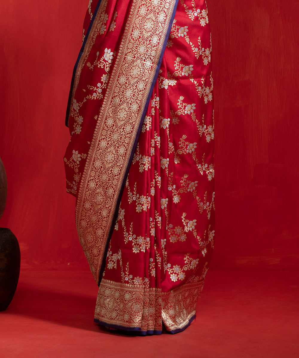 Red_Handloom_Ektarta_Pure_Katan_Silk_Banarasi_Saree_With_Sona_Rupa_Jaal_WeaverStory_04