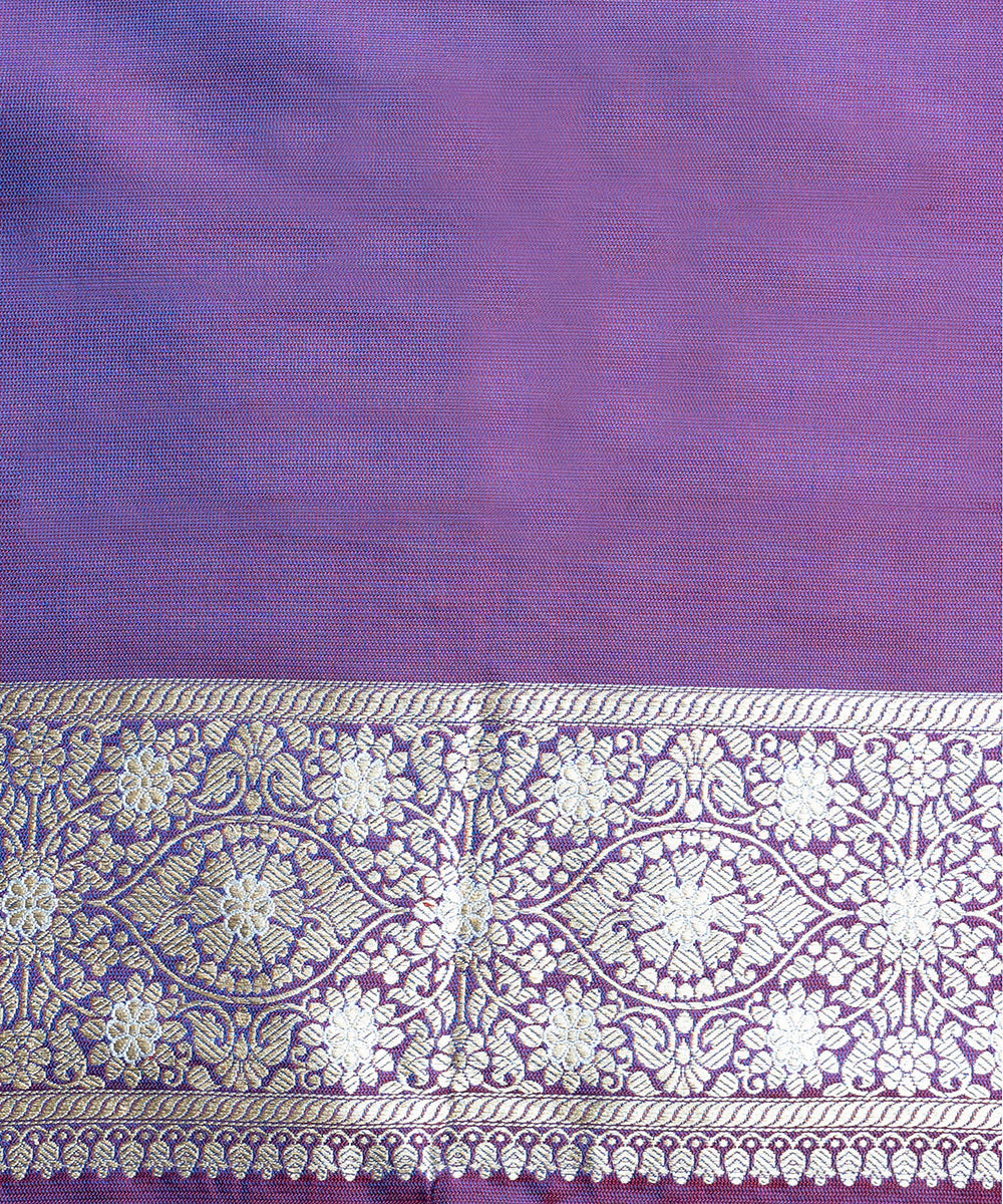 Red_Handloom_Ektarta_Pure_Katan_Silk_Banarasi_Saree_With_Sona_Rupa_Jaal_WeaverStory_05