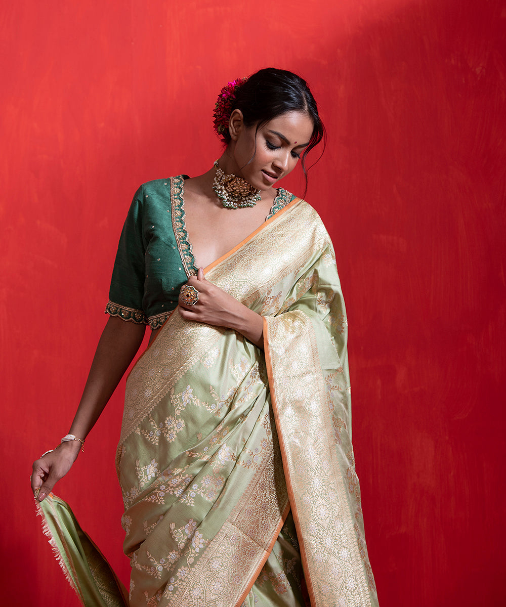 Pistachio_Green_Handloom_Ektara_Pure_Katan_Silk_Banarasi_Saree_With_Sona_Rupa_Kadhwa_Jaal_WeaverStory_01