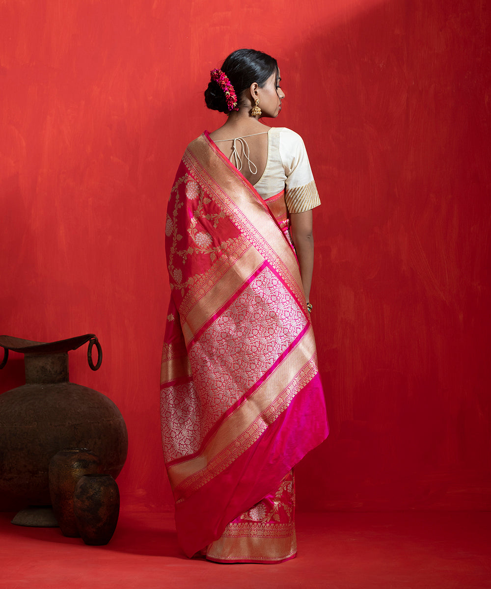 Handloom_Hot_Pink_And_Orange_Dual_Tone_Pure_Katan_Silk_Banarasi_Saree_With_Kadhwa_Jaal_WeaverStory_03
