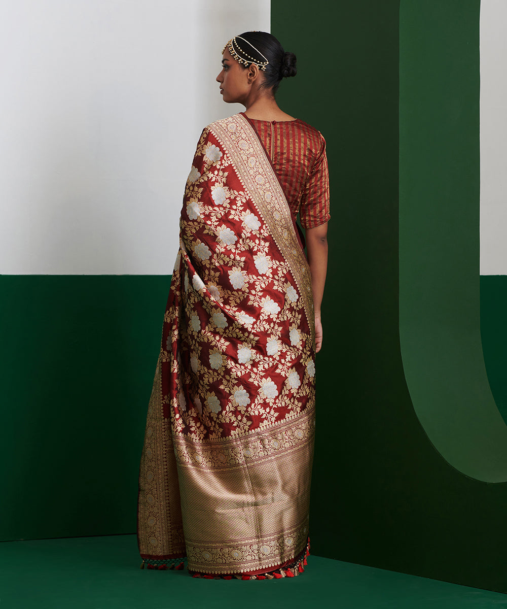 Handloom_Maroon_Pure_Katan_Silk_Banarasi_Saree_WIth_Ektara_Angoor_Jaal_WeaverStory_03