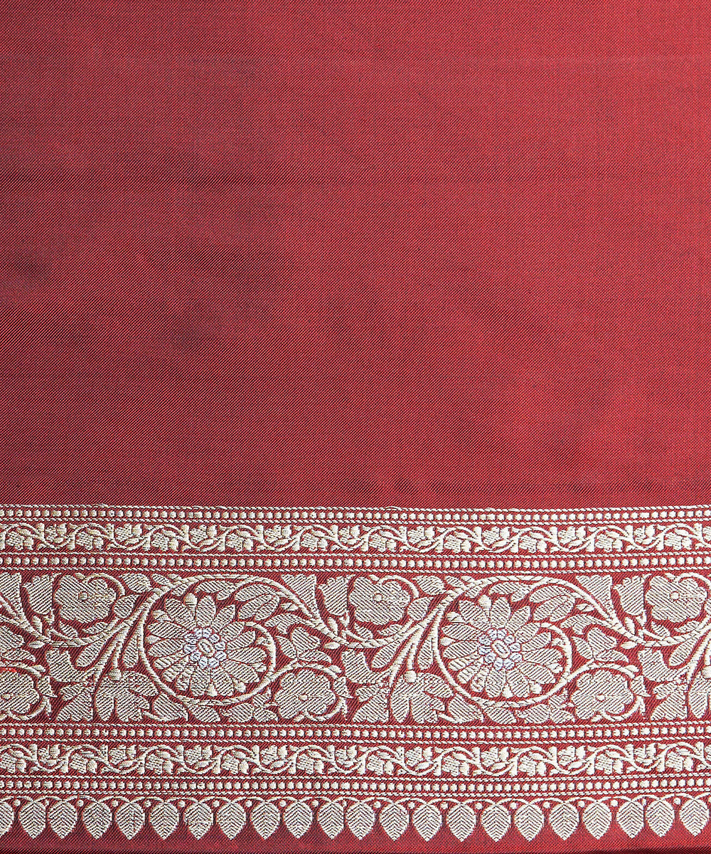 Handloom_Maroon_Pure_Katan_Silk_Banarasi_Saree_WIth_Ektara_Angoor_Jaal_WeaverStory_05