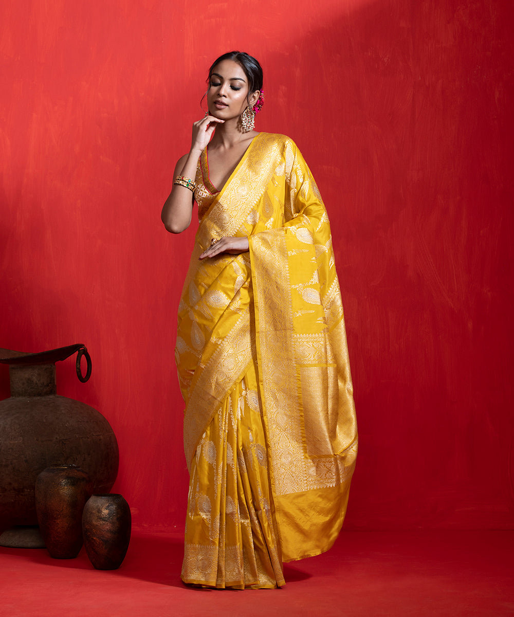 Yellow_Handloom_Sona_Rupa_Pure_Katan_Silk_Banarasi_Jangla_Saree_With_Leave_Motifs_WeaverStory_02