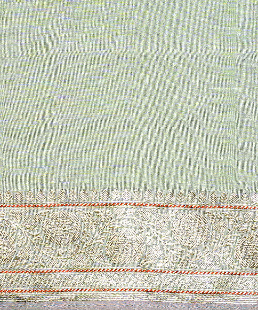 Handloom_Light_Green_Ektara_Pure_Katan_Silk_Banarasi_Jangla_Saree_With_Purple_Border_WeaverStory_05