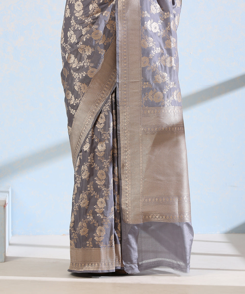 Grey_and_Gold_Handloom_Pure_Katan_Silk_Banarasi_Saree_with_Cutwork_Jaal_WeaverStory_04