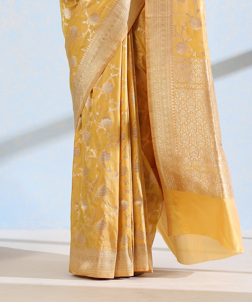 Handloom_Mustard_Pure_Katan_Silk_Banarasi_Saree_with_Zari_Jaal_WeaverStory_04