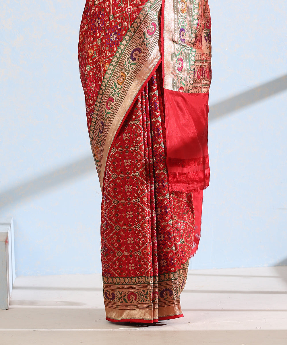 Handloom_Red_Pure_Katan_Silk_Meenakari_Banarasi_Patola_Saree_With_Floral_Paithani_Border_WeaverStory_04