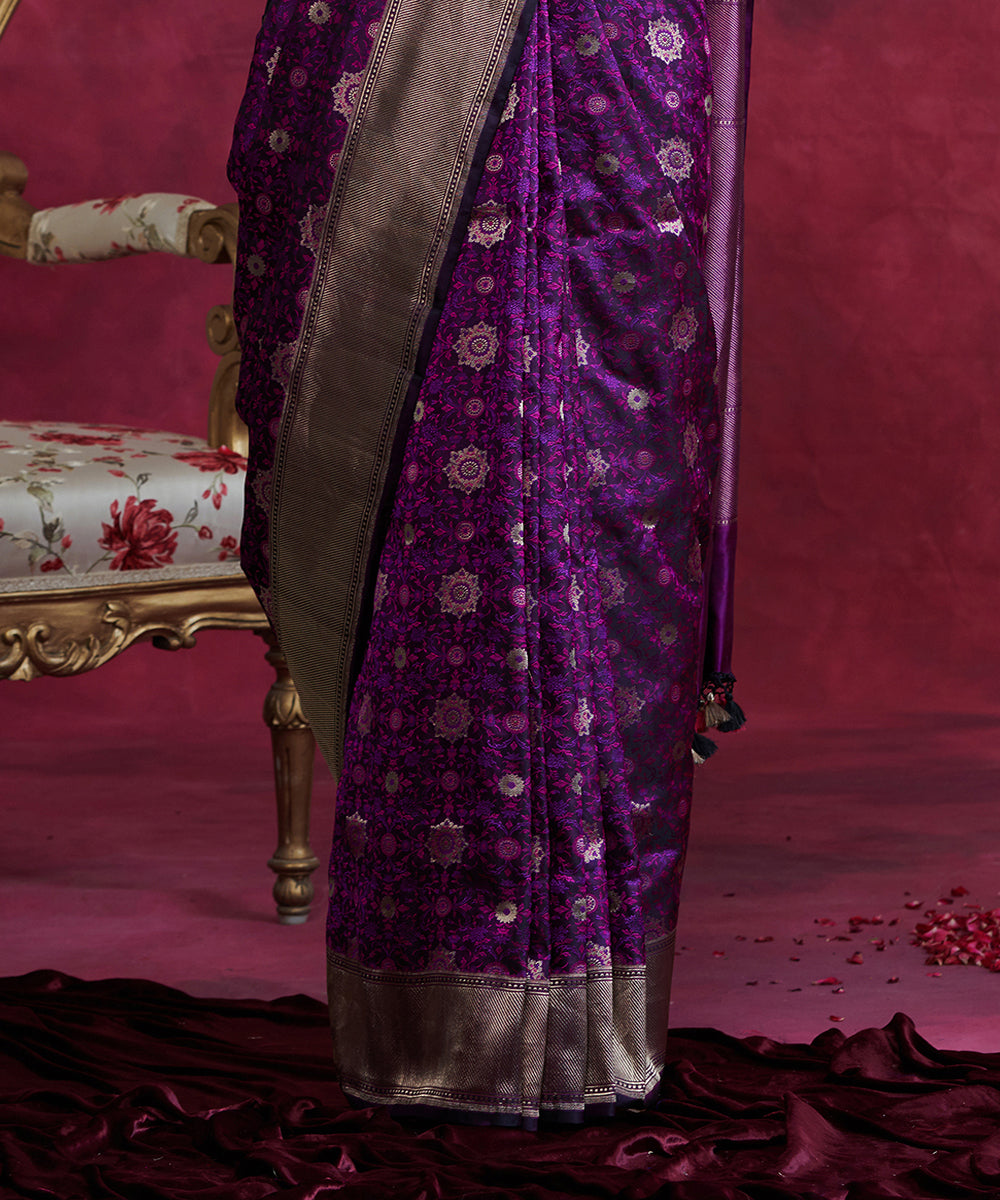Purple_And_Pink_Handloom_Pure_Katan_Silk_Banarasi_Tanchoi_Saree_With_Zari_Booti_WeaverStory_04