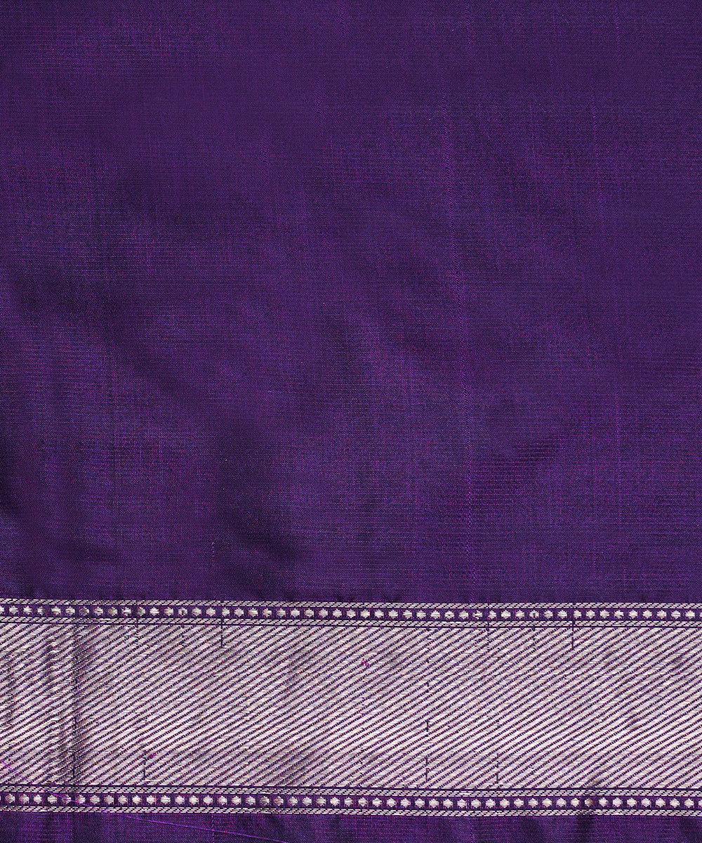 Purple_And_Pink_Handloom_Pure_Katan_Silk_Banarasi_Tanchoi_Saree_With_Zari_Booti_WeaverStory_05