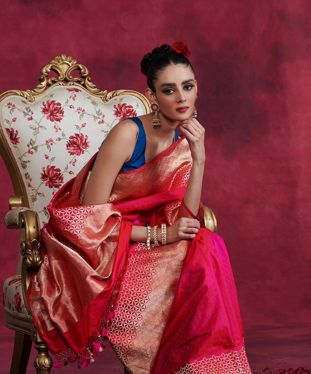 Pink_And_Magenta_Handloom_Pure_Katan_Silk_Tanchoi_Banarasi_Saree_With_Zari_Border_WeaverStory_01