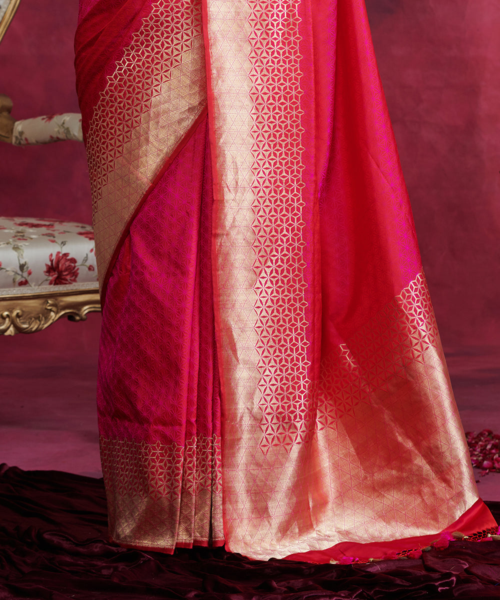 Pink_And_Magenta_Handloom_Pure_Katan_Silk_Tanchoi_Banarasi_Saree_With_Zari_Border_WeaverStory_04