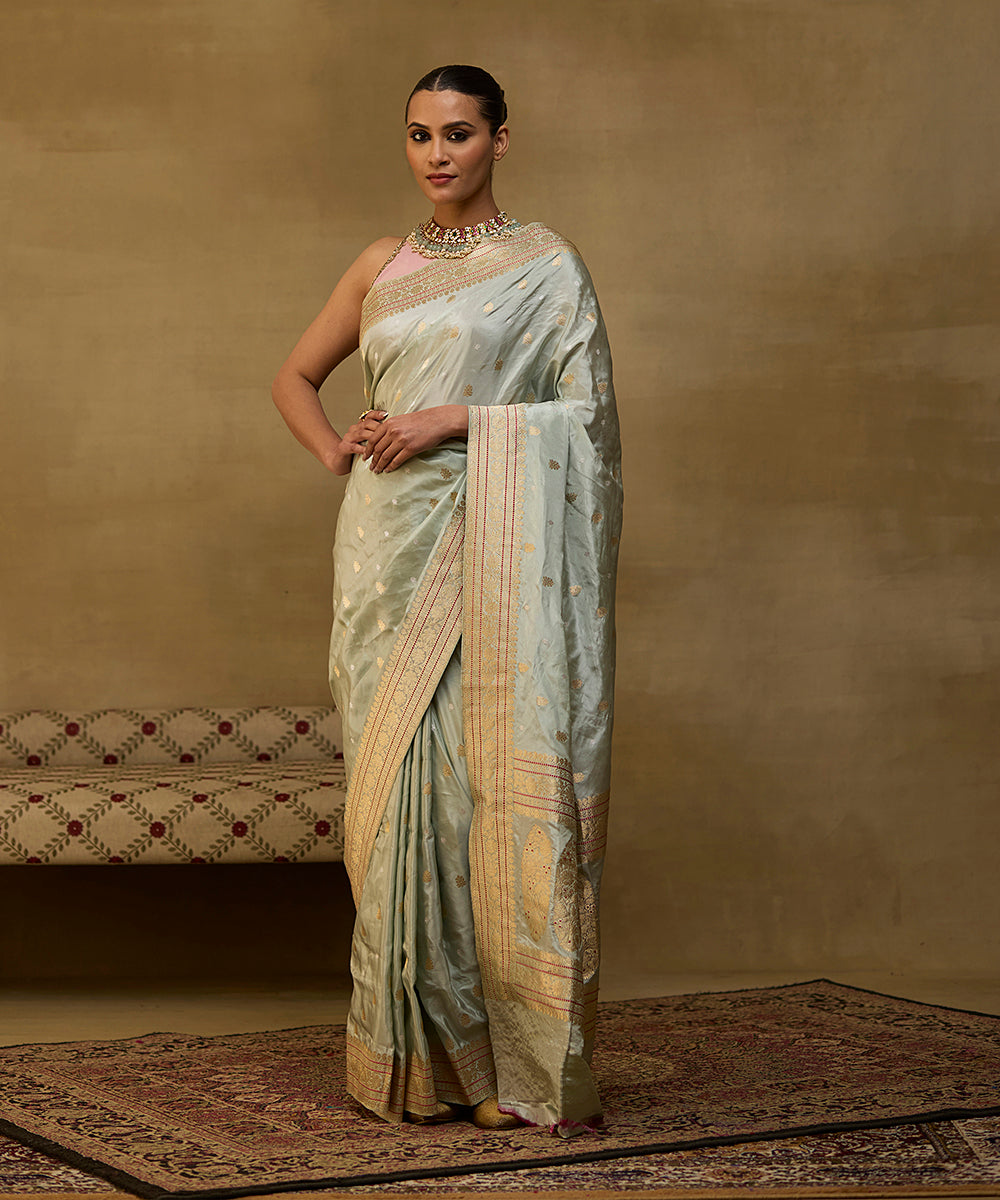 Handloom_Light_Blue_Pure_Katan_Tissue_Banarasi_Saree_With_Pink_Border_And_Pallu_WeaverStory_02