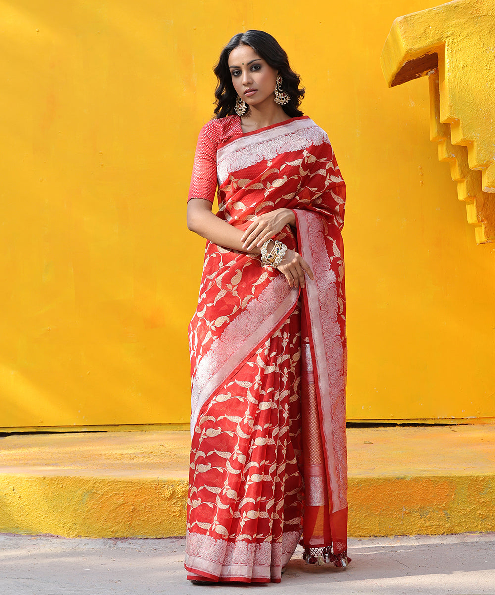 Red_Handloom_Pure_Kora_Silk_Banarasi_Saree_With_All_Over_Jaal_WeaverStory_02