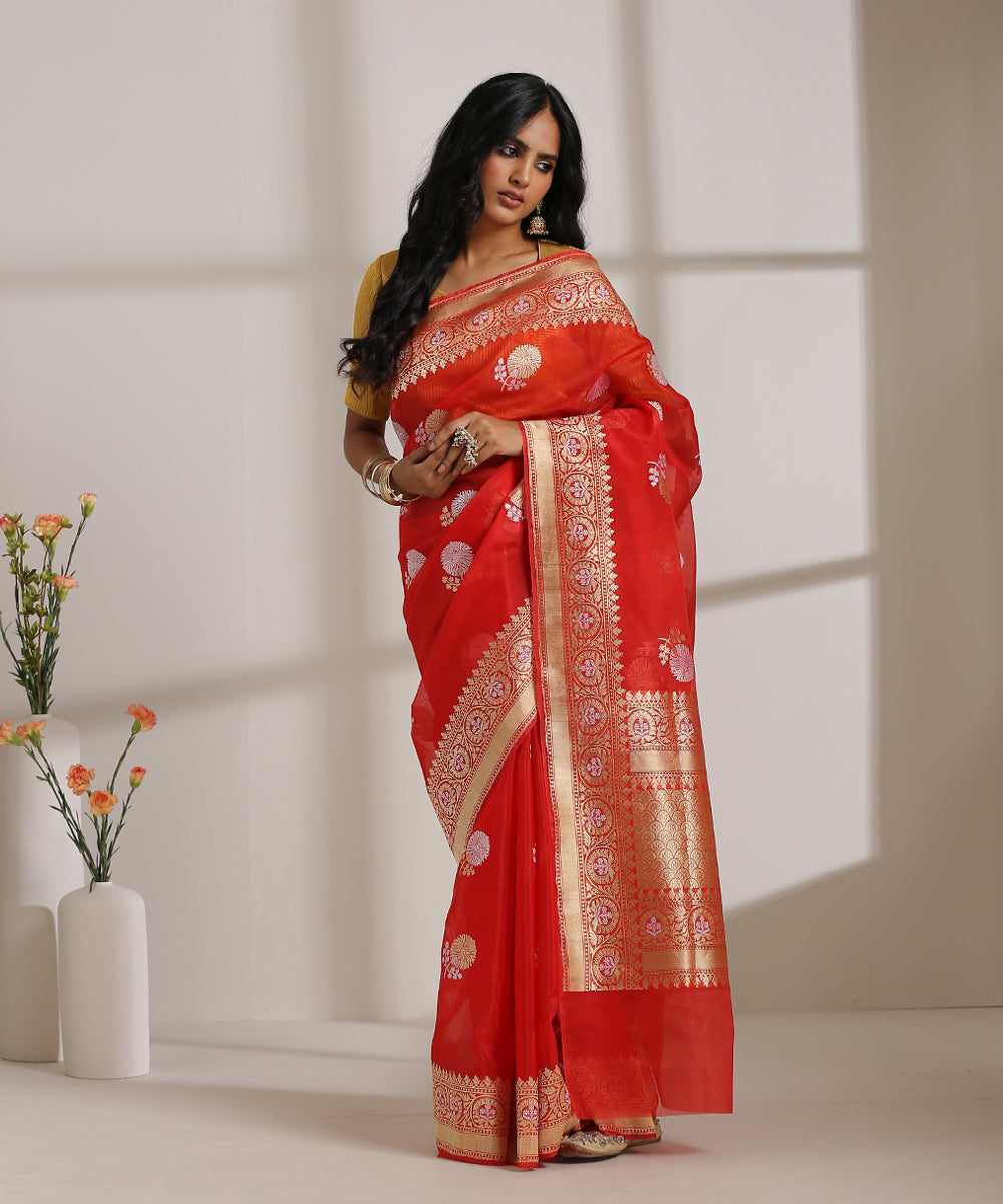 Handloom_Red_Kora_Silk_Banarasi_Saree_With_Floral_Kadhwa_Booti_WeaverStory_02
