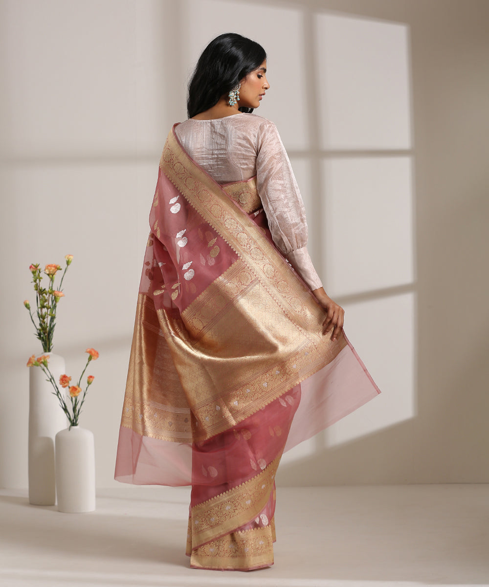 Old_Rose_Handloom_Kora_Silk_Banarasi_Saree_With_Kadhwa_Booti_And_Zari_Pallu_WeaverStory_03