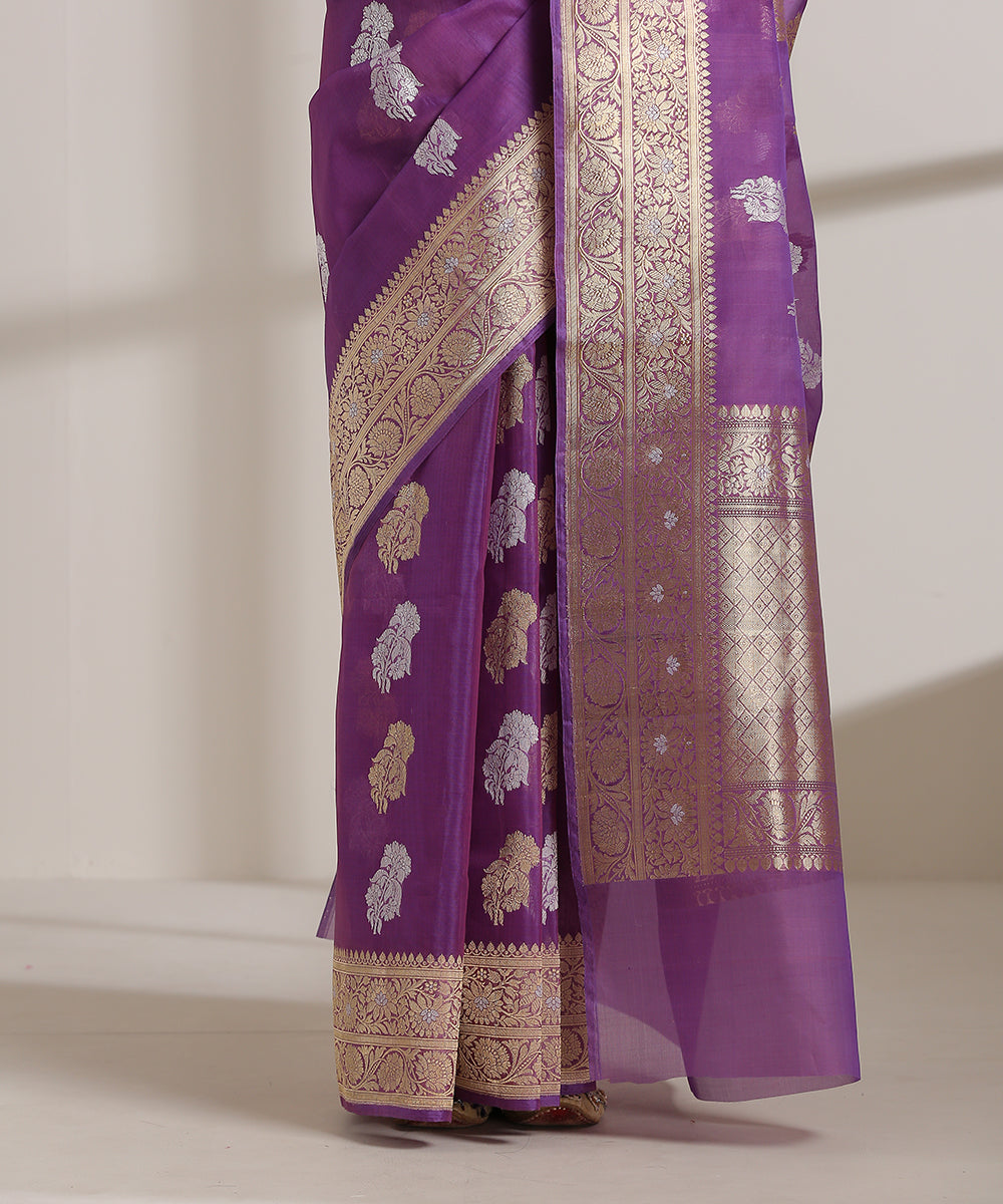 Handloom_Voilet_Kora_Silk_Banarasi_Saree_With_Kadhwa_Booti_WeaverStory_04