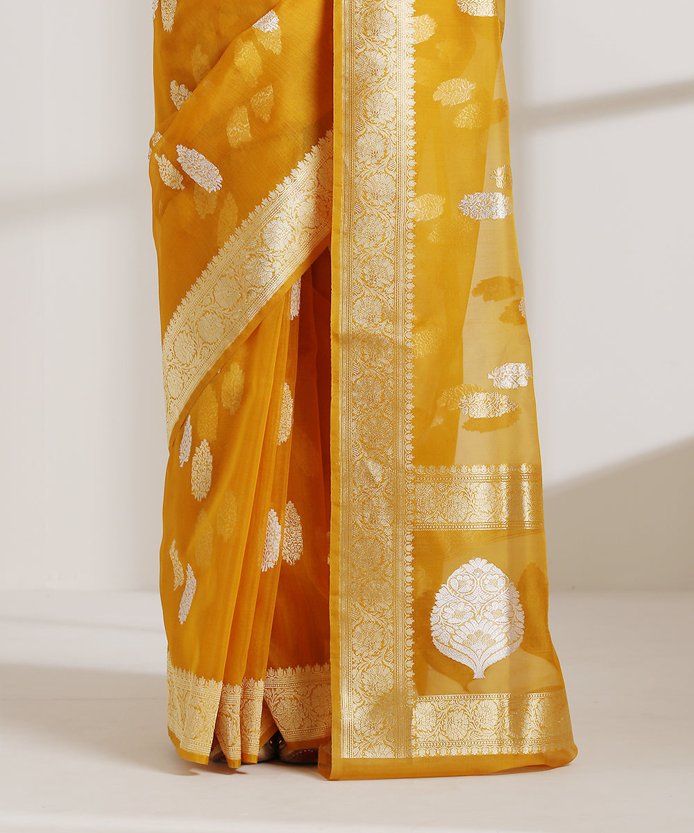 Mustard_Handloom_Kora_Silk_Banarasi_Saree_With_Kadhwa_Zari_Booti_WeaverStory_04