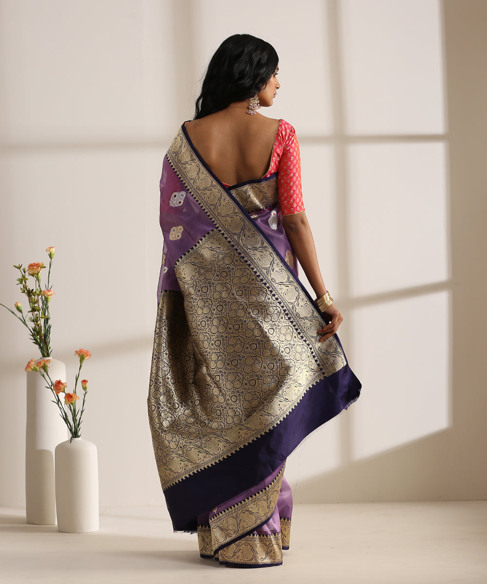 Handloom_Violet_Kora_Silk_Banarasi_Saree_With_Meenakari_Booti_And_Blue_Border_Pallu_WeaverStory_03