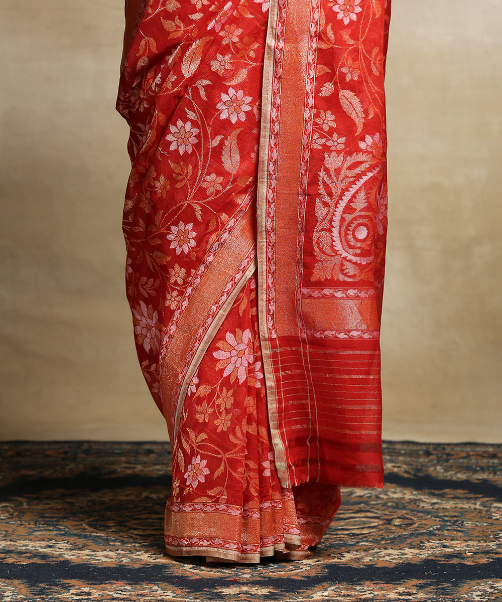 Handloom_Red_Pure_Cotton_Banarasi_Jamdani_Saree_With_Paisley_Pallu_WeaverStory_04