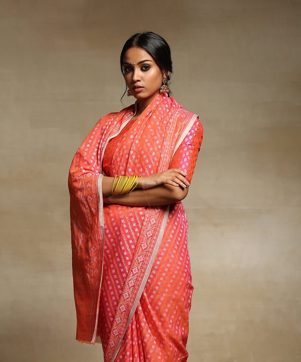 Handloom_Carrot_Pink_Pure_Cotton_Banarasi_Jamdani_Saree_With_Aada_Jaal_WeaverStory_01