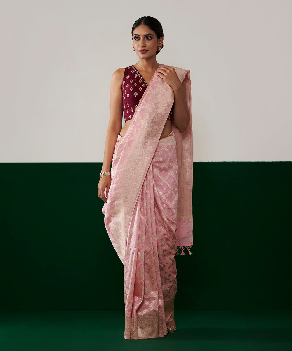Pink_Handloom_Pure_Katan_Silk_Banarasi_Saree_With_Gold_Zari_Jaal_WeaverStory_02