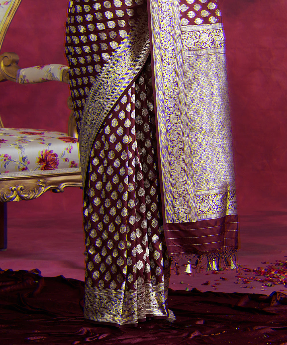 Handloom_Wine_Traditional_Mughal_Boota_Pure_Katan_Silk_Banarasi_Saree_WeaverStory_04
