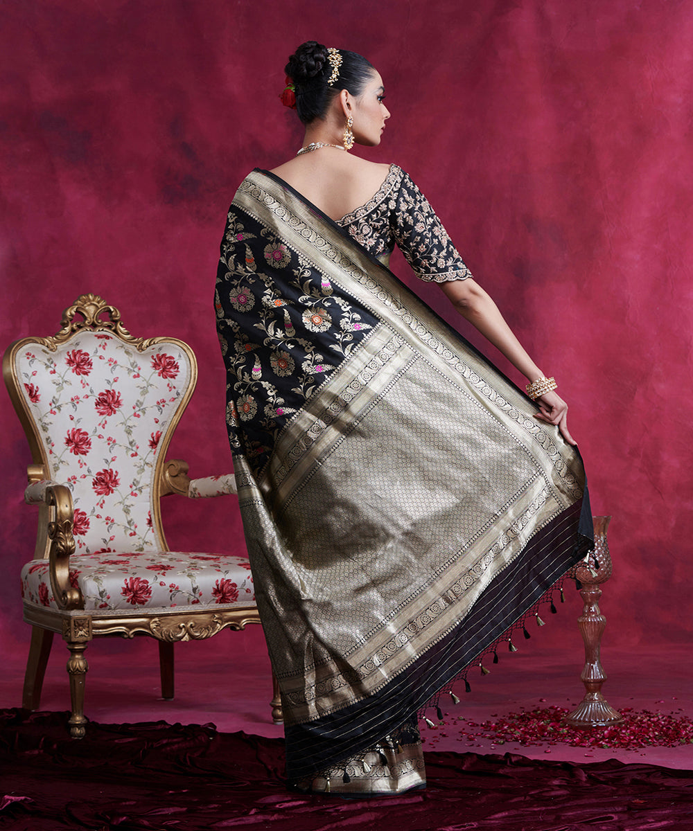Handloom_Black_Pure_Katan_Silk_Banarasi_Saree_With_Meenakari_Sona_Rupa_Jaal_WeaverStory_03