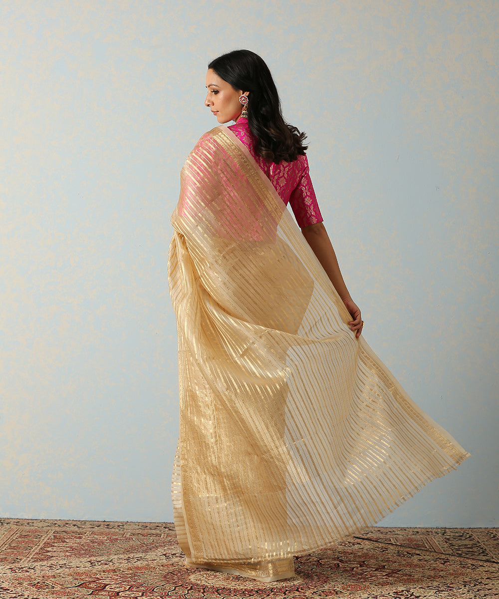 Handloom_Offwhite_Kora_Silk_Banarasi_Saree_With_Horizontal_Stripes_WeaverStory_03