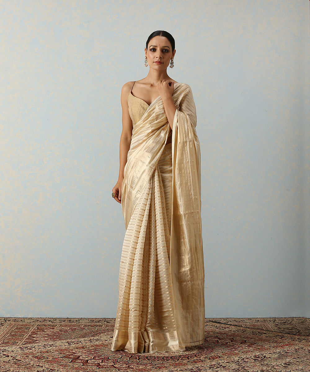 Handloom_Offwhite_Katan_Silk_Banarasi_Saree_With_Horizontal_Stripes_WeaverStory_02