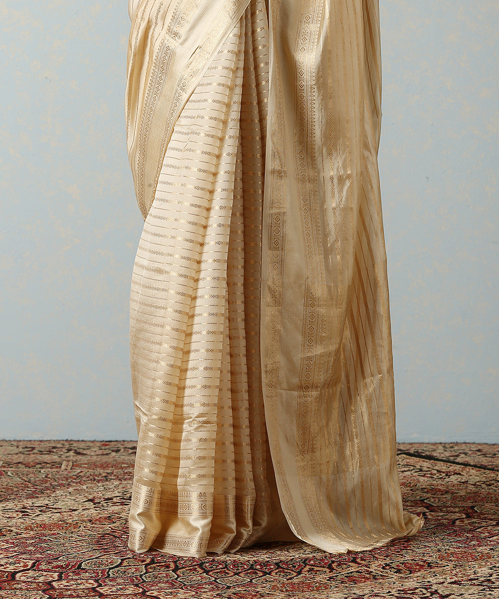 Handloom_Offwhite_Katan_Silk_Banarasi_Saree_With_Horizontal_Stripes_WeaverStory_04