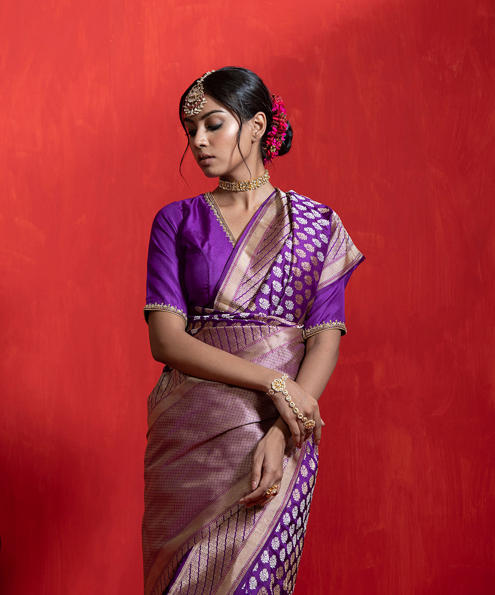 Purple_Handloom_Pure_Katan_Silk_Banarasi_Saree_With_Zari_Booti_WeaverStory_01