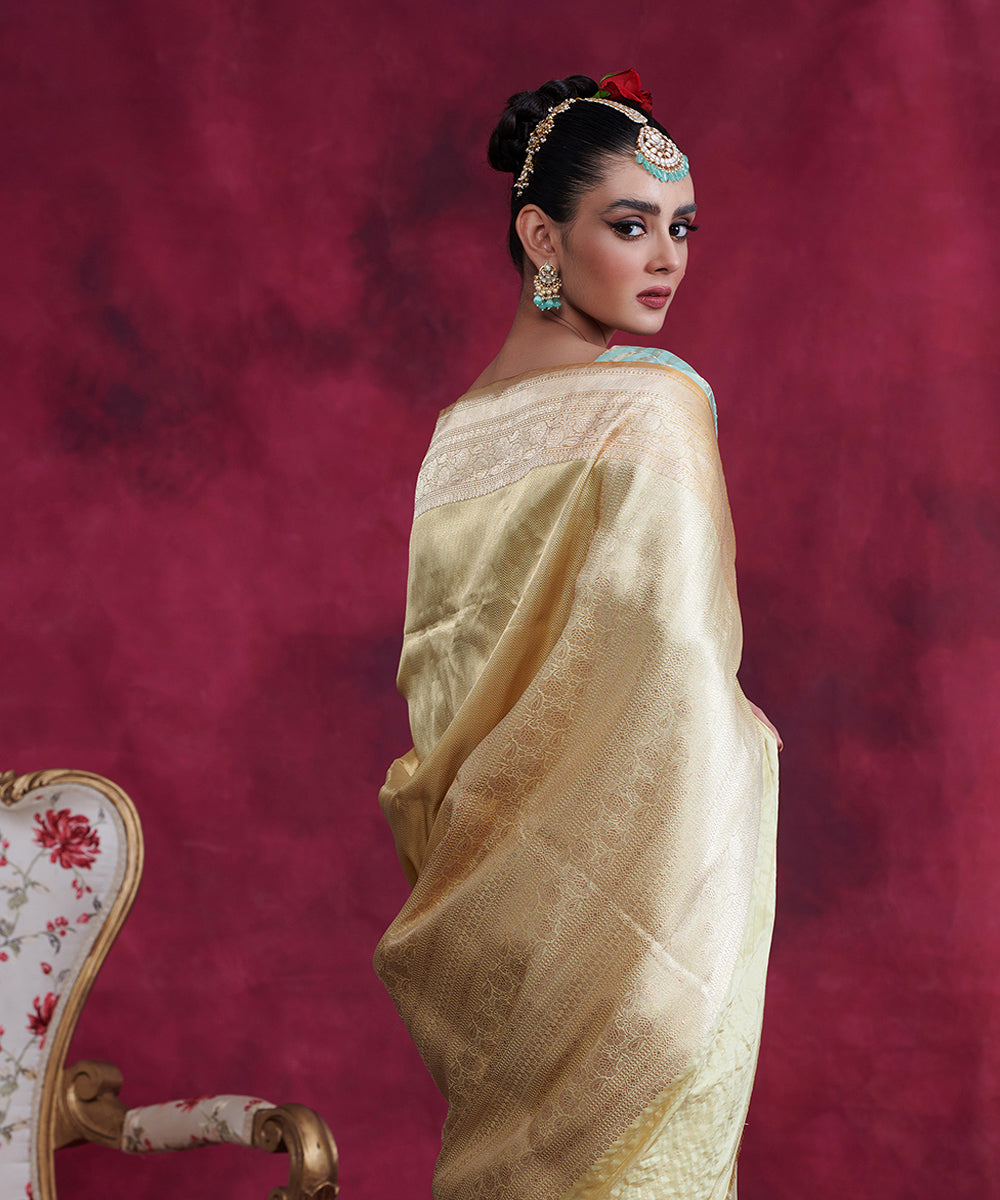 Gold_And_Mustard_Handloom_Kimkhab_Pure_Katan_Silk_Banarasi_Saree_With_Mustard_Border_WeaverStory_01