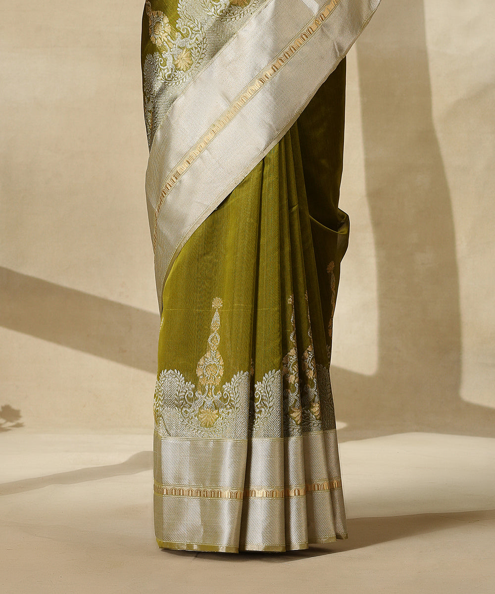Handloom_Henna_Green_Pure_Silk_Chanderi_Saree_With_Broad_Silver_And_Gold_Zari_Border_WeaverStory_04