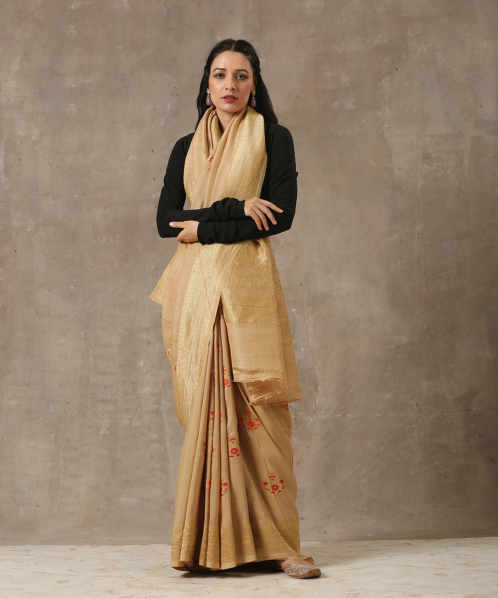 Beige_Handloom_Tussar_Georgette_Banarasi_Saree_with_Red_Floral_Motifs_WeaverStory_02