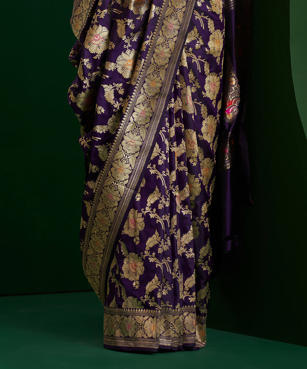 Handloom_Dark_Purple_Pure_Katan_Silk_Banarasi_Saree_With_Hibisicus_Flower_Motifs_WeaverStory_04