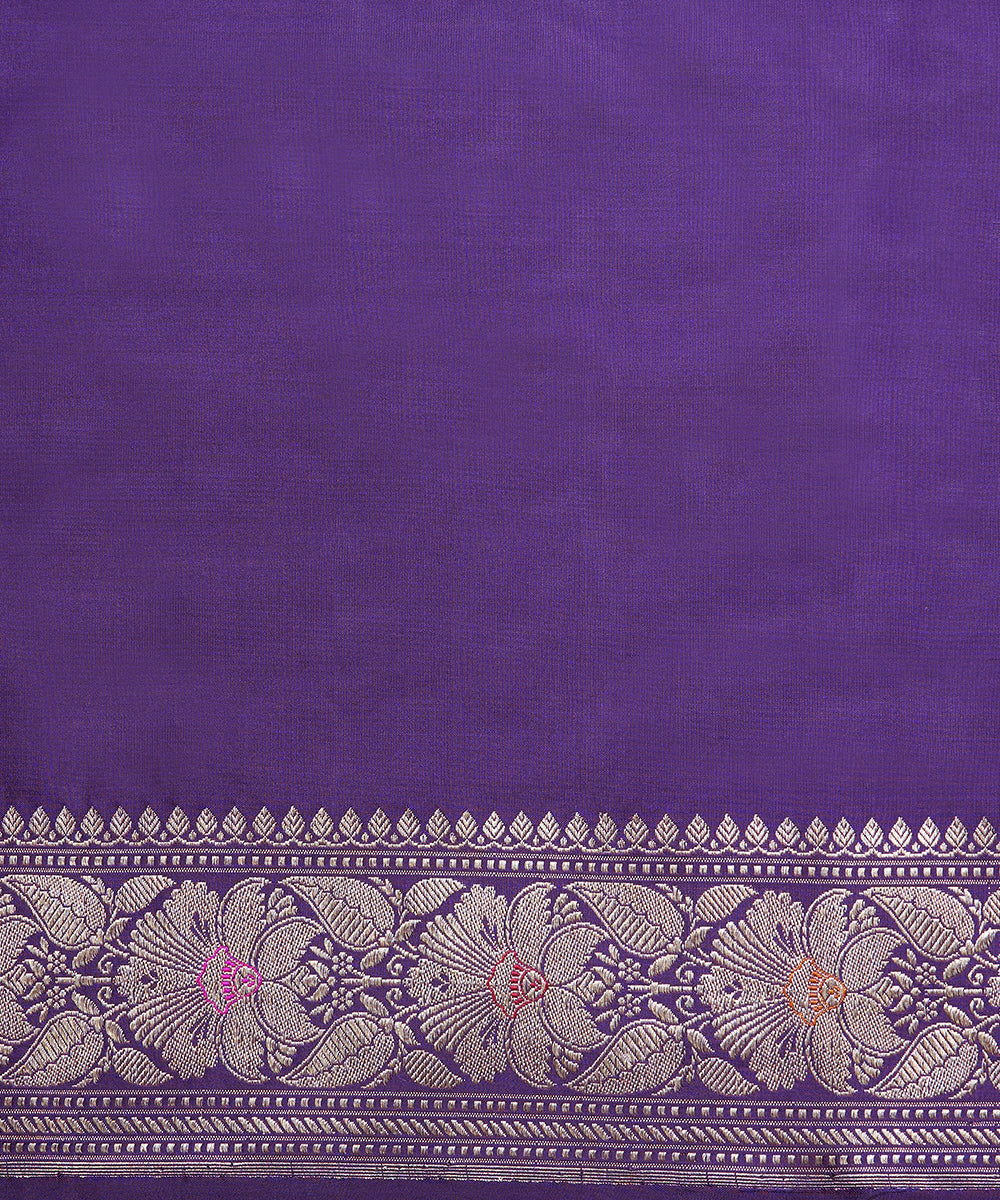 Handloom_Dark_Purple_Pure_Katan_Silk_Banarasi_Saree_With_Hibisicus_Flower_Motifs_WeaverStory_05