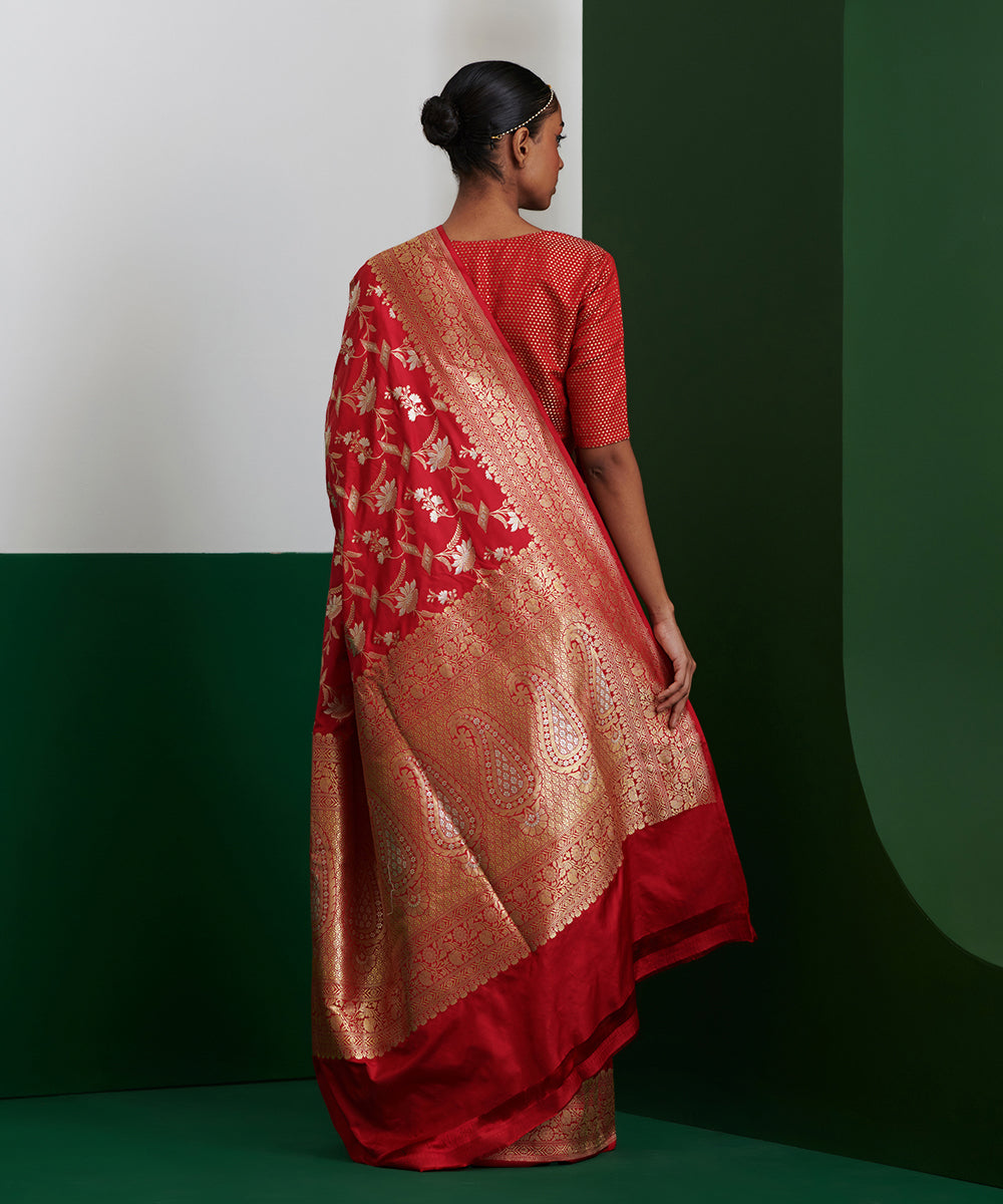 Handloom_Red_Pure_Katan_Silk_Banarasi_Saree_With_Sona_Rupa_Zari_Jaal_WeaverStory_03