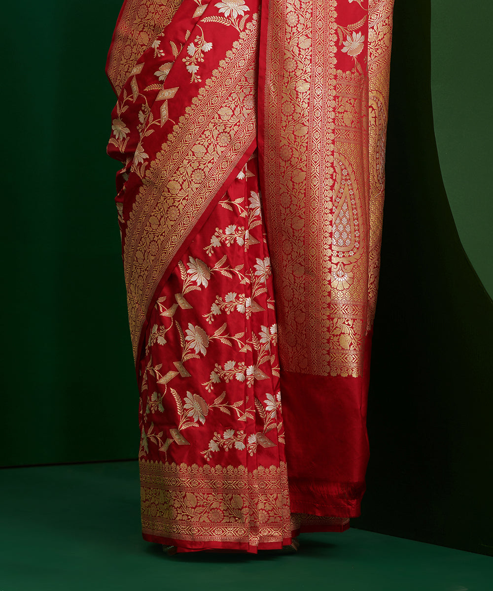 Handloom_Red_Pure_Katan_Silk_Banarasi_Saree_With_Sona_Rupa_Zari_Jaal_WeaverStory_04