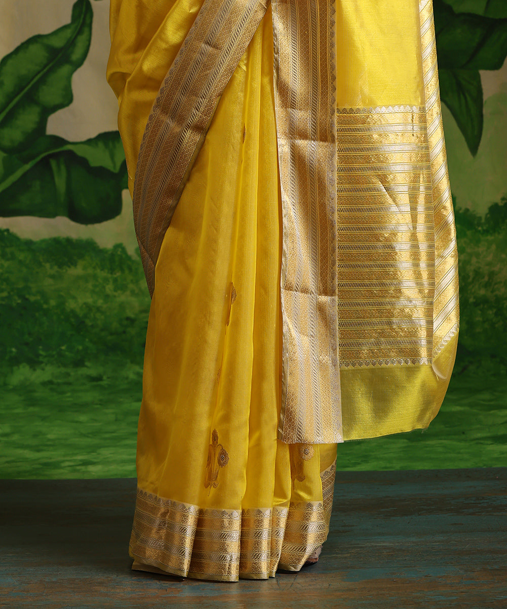 Yellow_Handloom_Chanderi_Silk_Saree_With_Three_Flower_Motif_WeaverStory_04