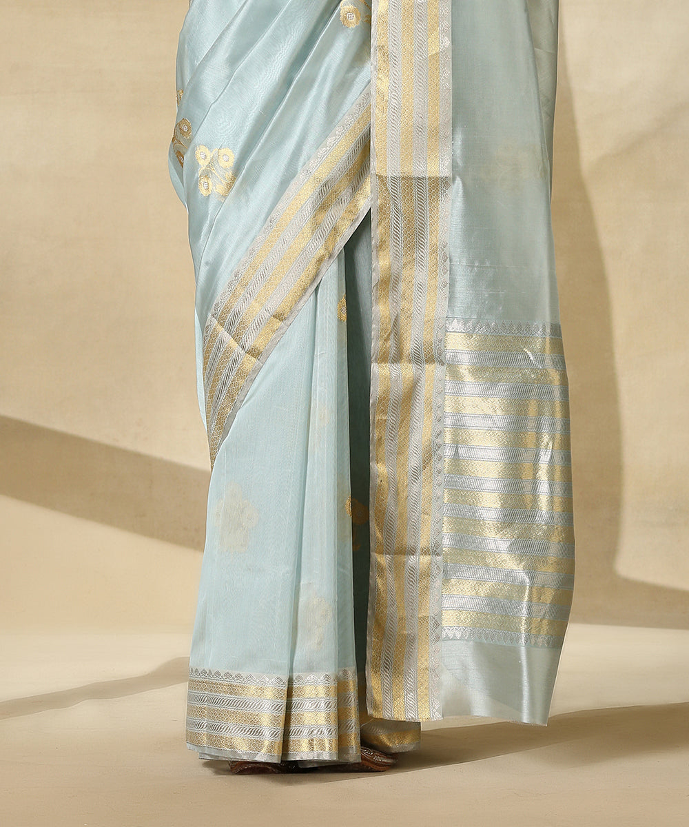 Handloom_Powder_Blue_Pure_Chanderi_Silk_Saree_With_Three_Flower_Motif_And_Sona_Rupa_Zari_Border_WeaverStory_04