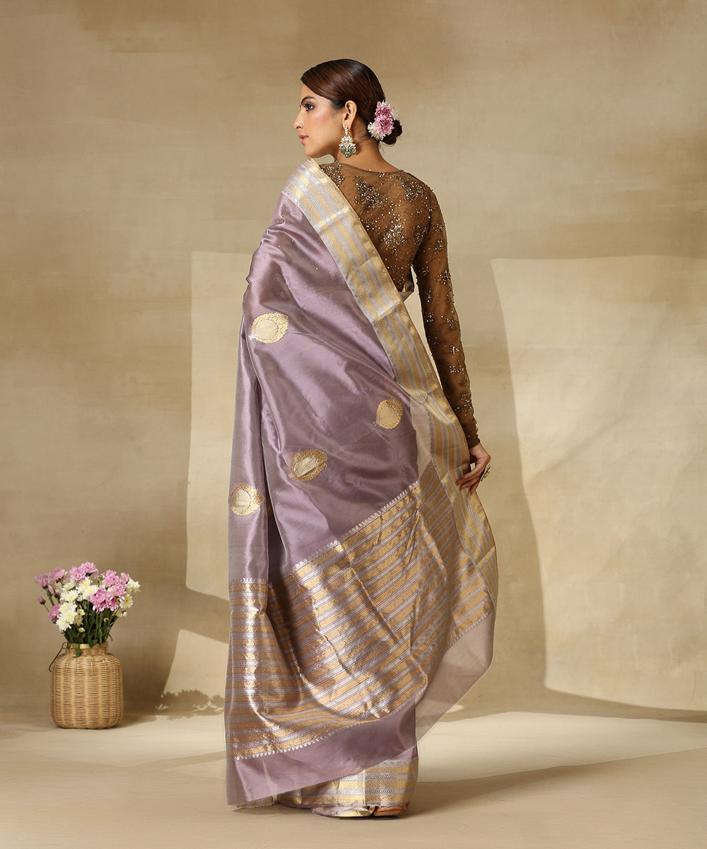 Handloom_Mauve_Pure_Chanderi_Silk_Saree_With_Three_Flower_Motif_And_Sona_Rupa_Zari_Border_WeaverStory_03